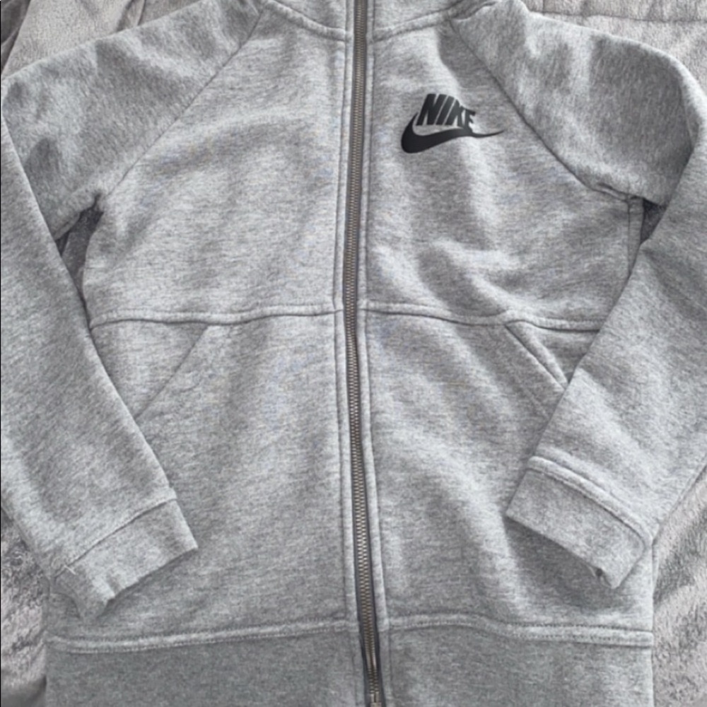 nike sweater - Picture 2 of 2
